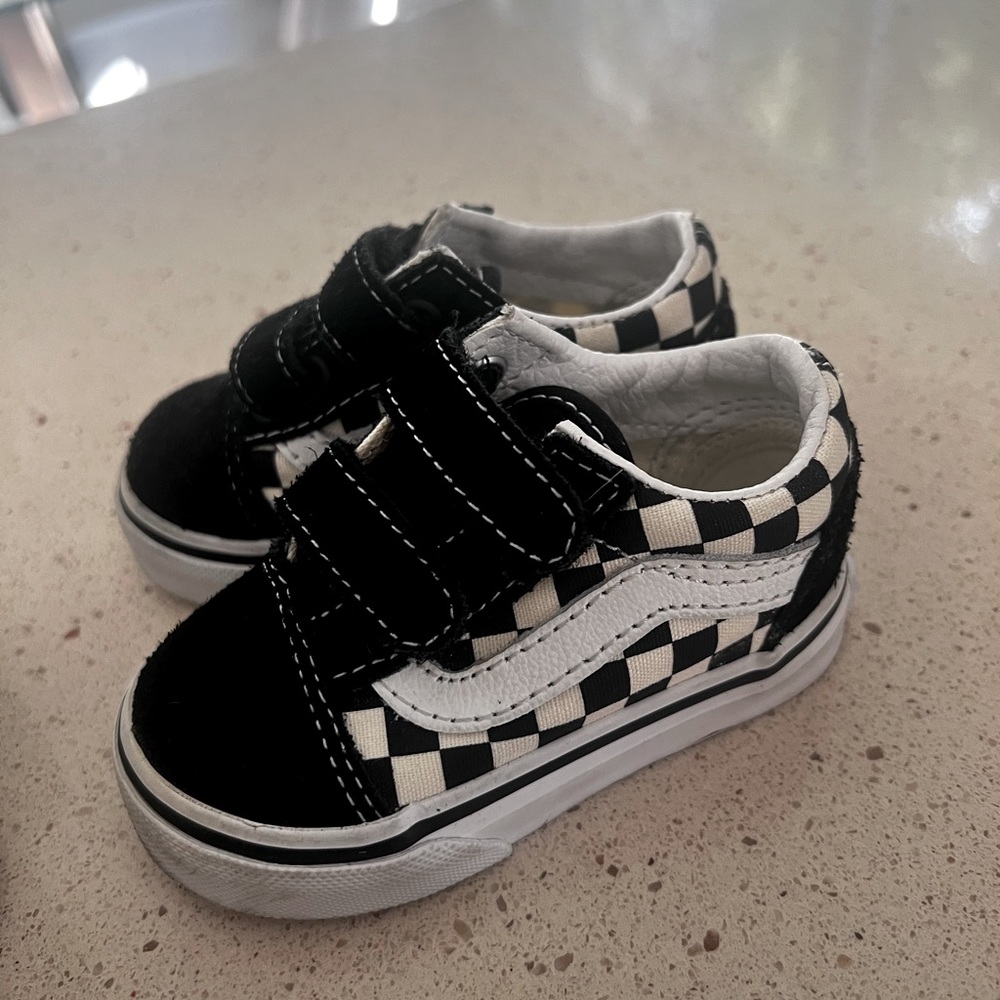 Toddler super cute vans good shape